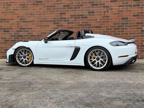2024 Porsche 718 Spyder RS