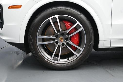 White 2024 Porsche Cayenne Turbo