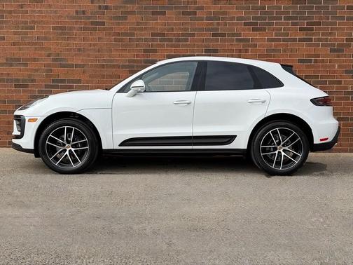 2026 Porsche Macan Base