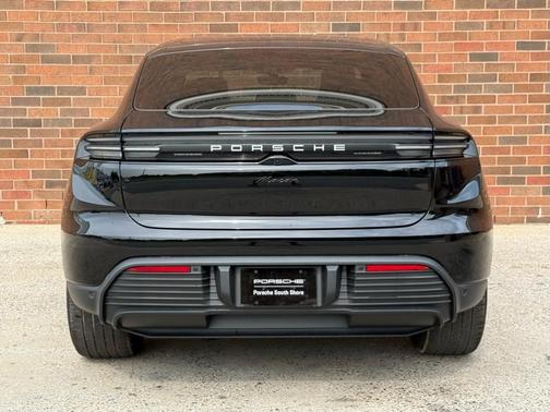 2025 Porsche Macan Electric Base