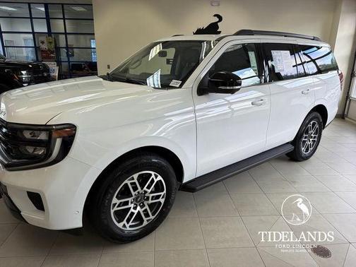 Oxford White 2025 Ford Expedition Active