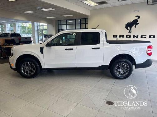 Oxford White 2025 Ford Maverick XLT