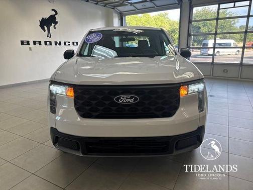 Oxford White 2025 Ford Maverick XLT
