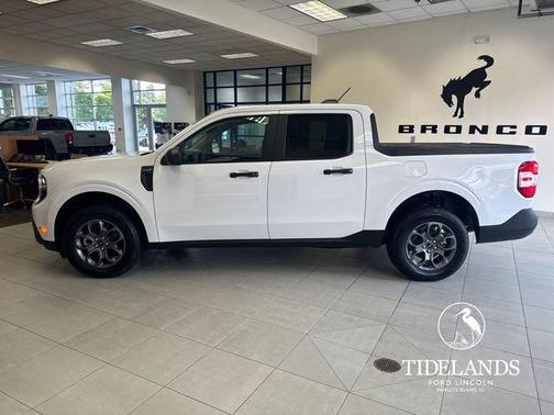 Oxford White 2025 Ford Maverick XLT
