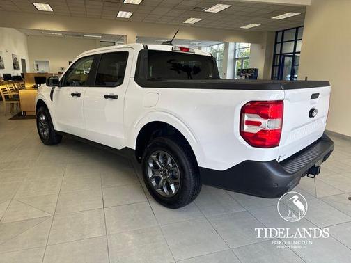Oxford White 2025 Ford Maverick XLT
