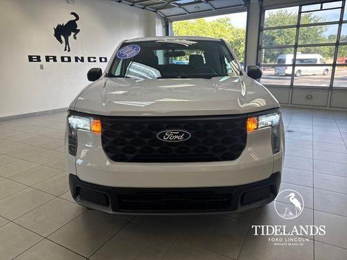 Oxford White 2025 Ford Maverick XLT