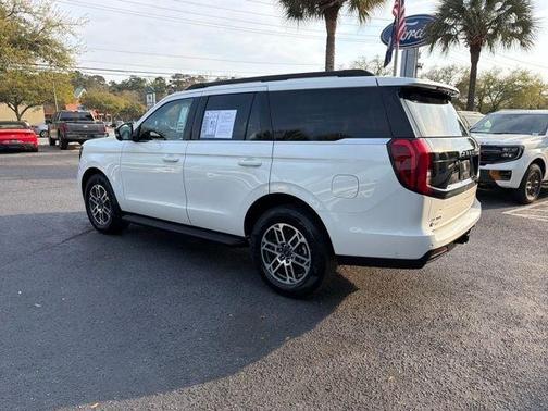 Star White 2025 Ford Expedition Active