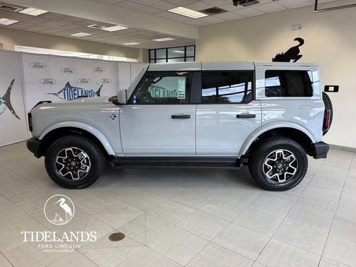 Avalanche Gray 2026 Ford Bronco Outer Banks