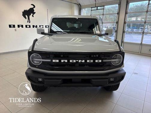 Avalanche Gray 2026 Ford Bronco Outer Banks