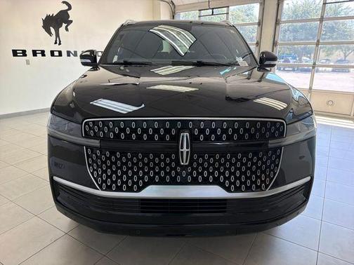 Infinite Black Metallic 2025 Lincoln Navigator Reserve