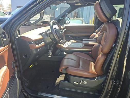 Infinite Black Metallic 2025 Lincoln Navigator Reserve