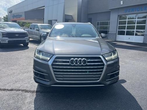2019 Audi Q7 55 SE Premium Plus