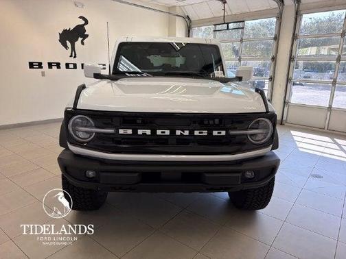Oxford White 2026 Ford Bronco Outer Banks