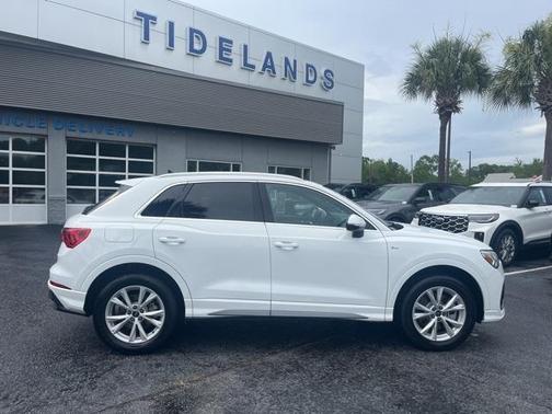 2024 Audi Q3 45 S line Premium