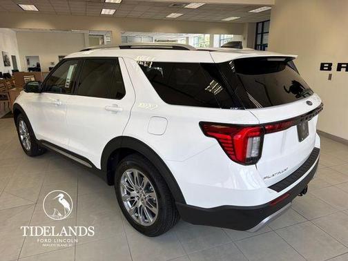 Star White 2026 Ford Explorer Platinum