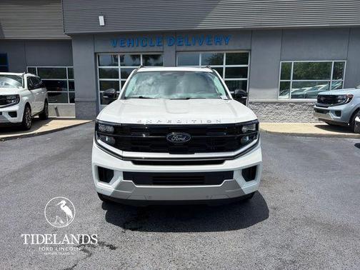 Star White 2026 Ford Expedition Platinum