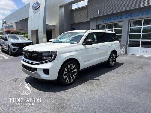 Star White 2026 Ford Expedition Platinum