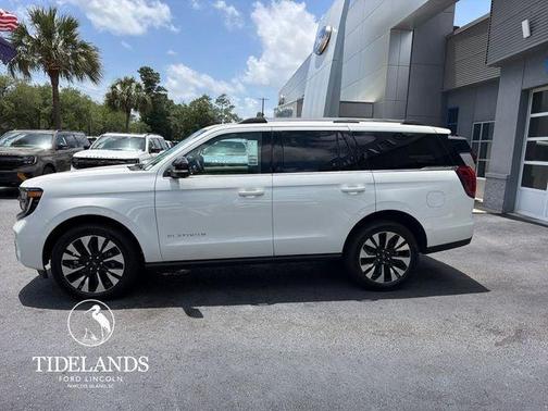 Star White 2026 Ford Expedition Platinum