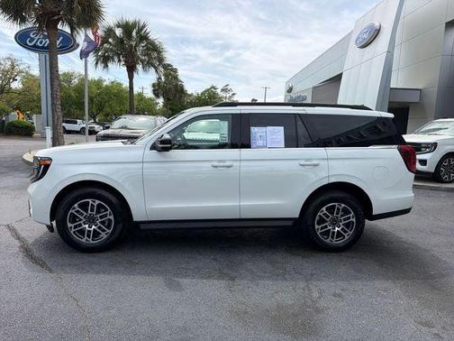 Star White 2025 Ford Expedition Active