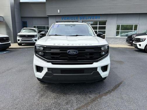 Star White 2025 Ford Expedition Active