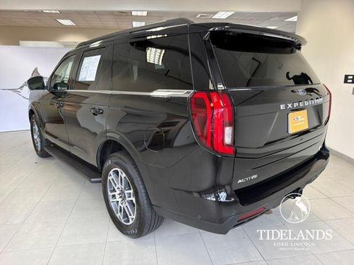 Agate Black Metallic 2025 Ford Expedition Active