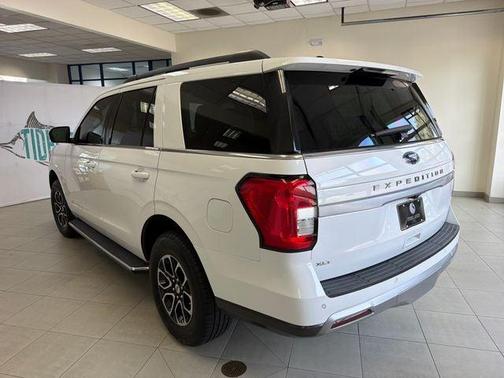 Oxford White 2022 Ford Expedition XLT