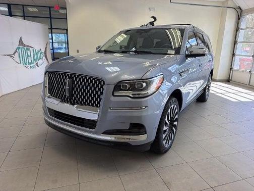 Chroma Crystal Blue Metallic 2022 Lincoln Navigator Black Label