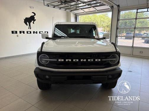 Oxford White 2025 Ford Bronco Outer Banks