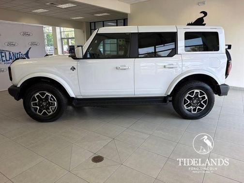 Oxford White 2025 Ford Bronco Outer Banks