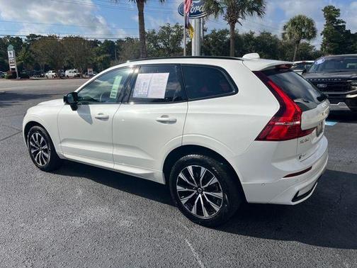 2025 Volvo XC60 B5 Plus