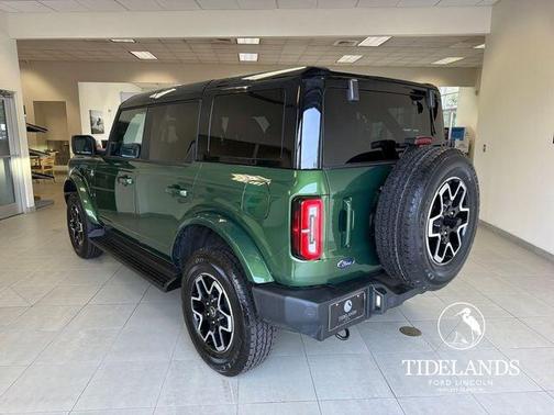 Eruption Green Metallic 2025 Ford Bronco Outer Banks