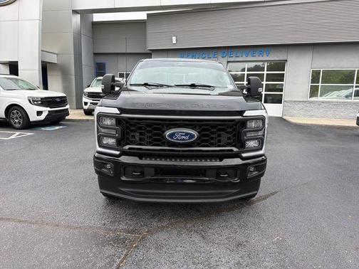 Agate Black Metallic 2024 Ford F-250 XL