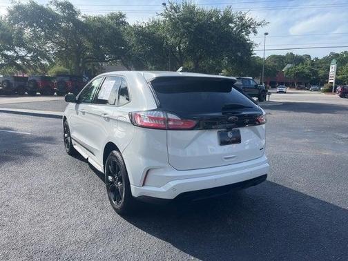 2022 Ford Edge SE