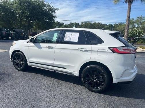 2022 Ford Edge SE