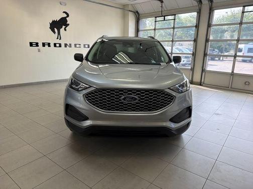 Iconic Silver Metallic 2024 Ford Edge SE