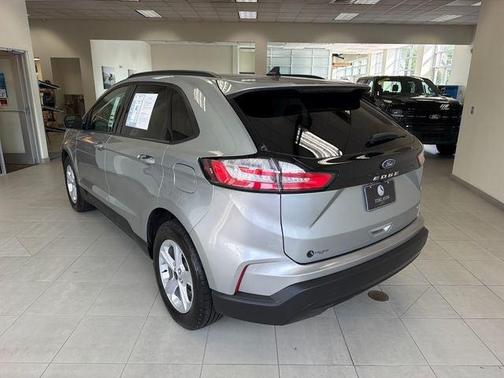 Iconic Silver Metallic 2024 Ford Edge SE
