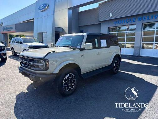 Desert Sand 2025 Ford Bronco Outer Banks