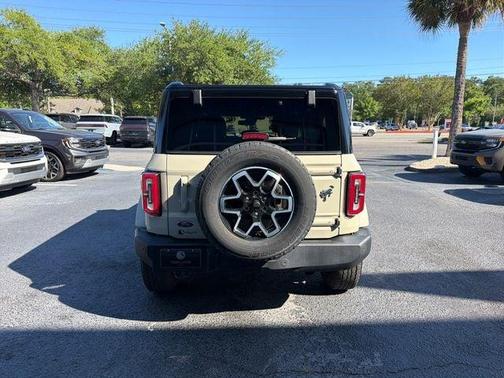 Desert Sand 2025 Ford Bronco Outer Banks