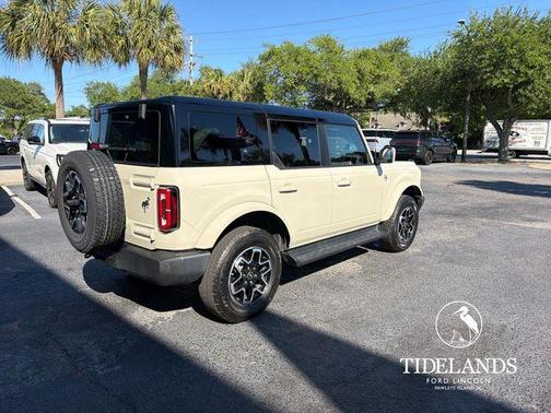 Desert Sand 2025 Ford Bronco Outer Banks