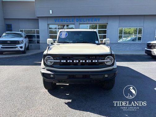Desert Sand 2025 Ford Bronco Outer Banks