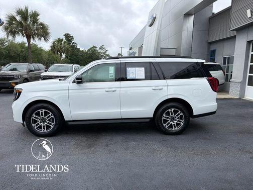 Oxford White 2025 Ford Expedition Active