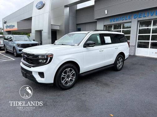 Oxford White 2025 Ford Expedition Active