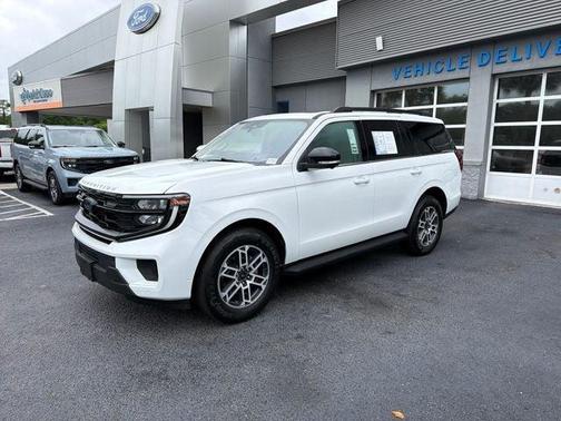 Oxford White 2025 Ford Expedition Active