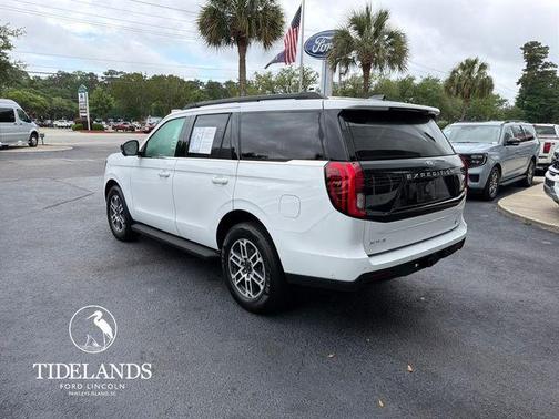 Oxford White 2025 Ford Expedition Active