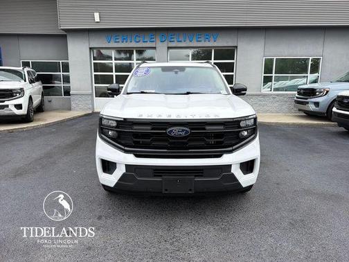 Oxford White 2025 Ford Expedition Active