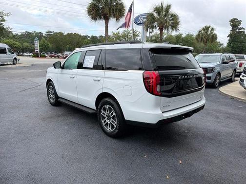 Oxford White 2025 Ford Expedition Active