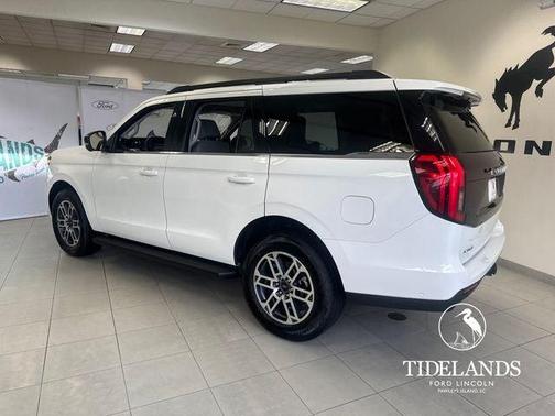 Star White 2025 Ford Expedition Active
