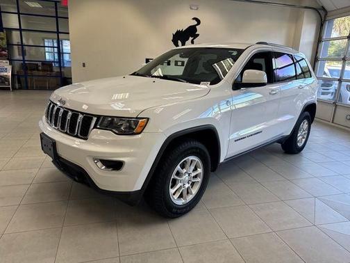 Bright White Clearcoat 2020 Jeep Grand Cherokee Laredo E