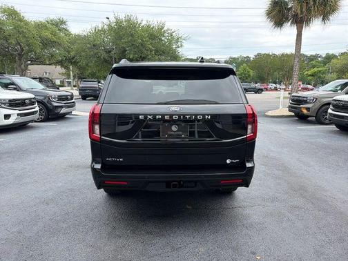 Agate Black Metallic 2025 Ford Expedition Active