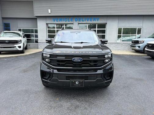 Agate Black Metallic 2025 Ford Expedition Active